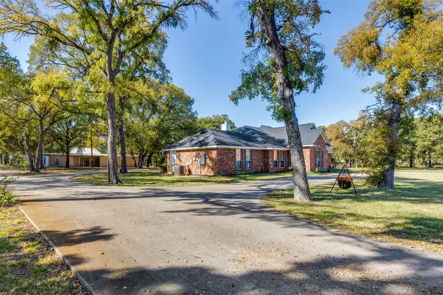 921 Corry A Edwards Drive, Kennedale, TX 76060 - Image #3