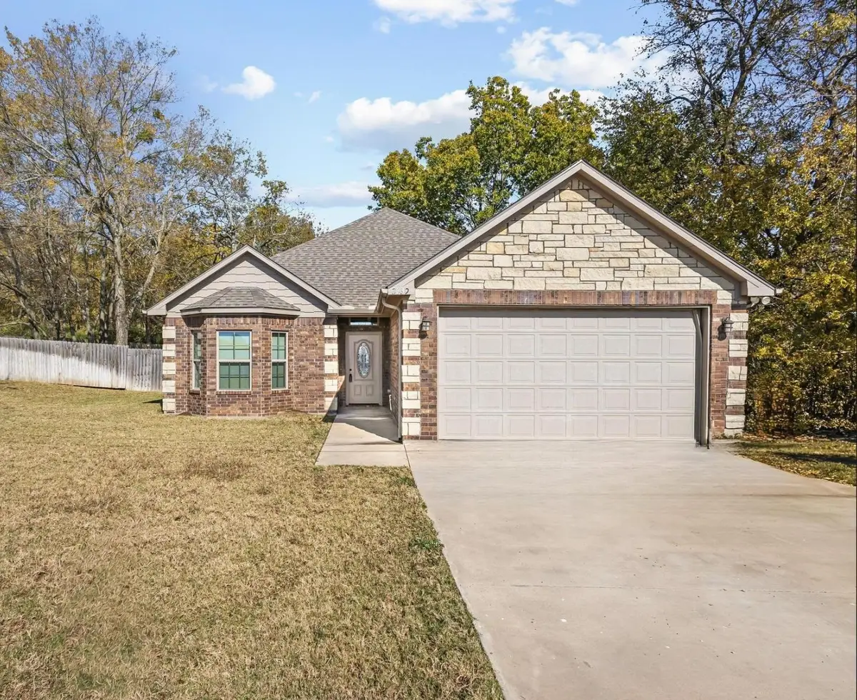 2239 E Tuck Street, Sherman, TX 75090 - Image #1