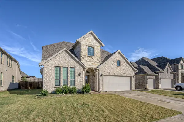 212 Providence Drive, Van Alstyne, TX 75495