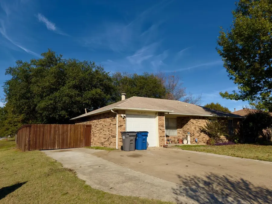 301 E Milas Lane, Glenn Heights, TX 75154 - Image #2