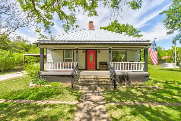 1301 Zion Hill Loop, Weatherford, TX 76088