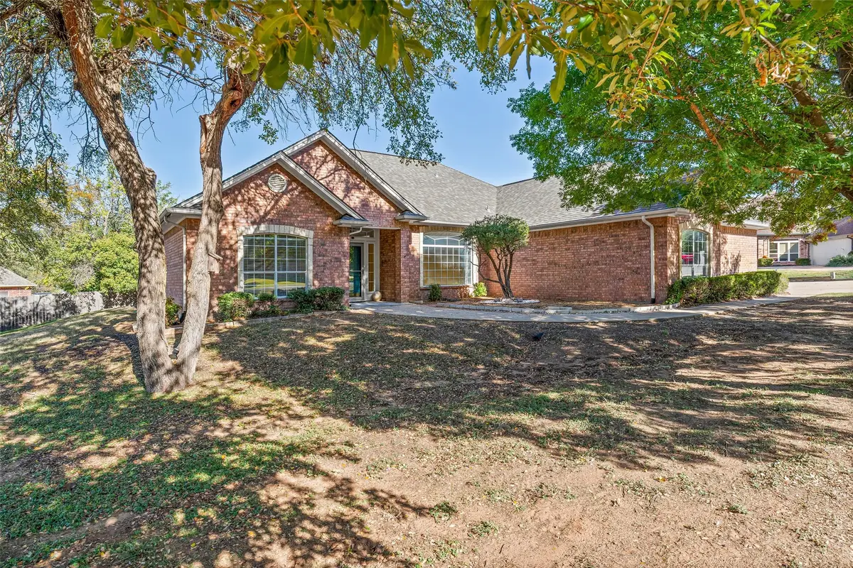 6100 N Waverly Court, Granbury, TX 76049 - Image #1