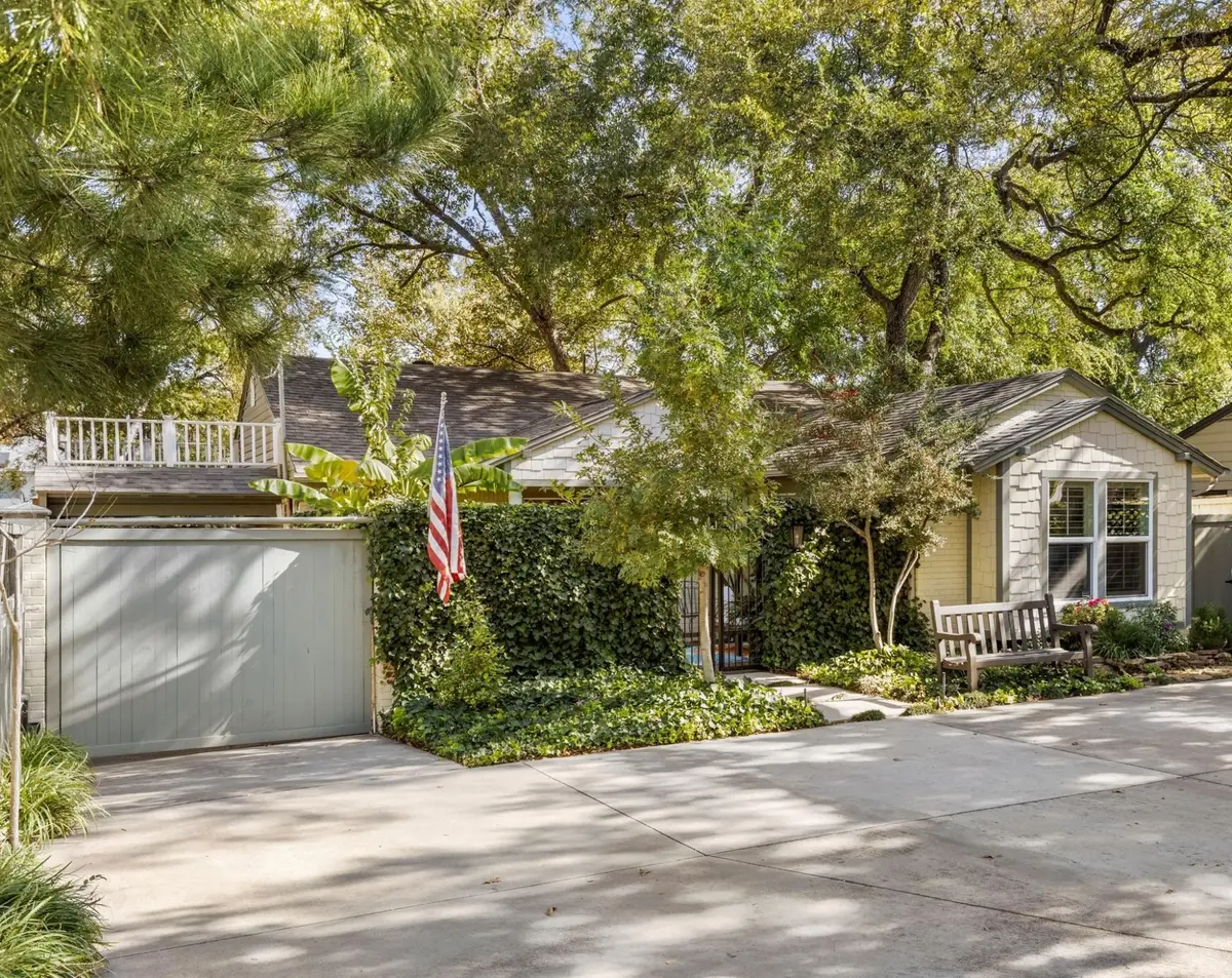 1432 Sylvan Avenue, Dallas, TX 75208 - Image #1