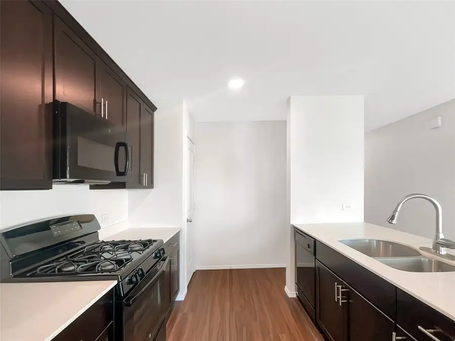 421 Blue Crow Lane, Fort Worth, TX 76052 - Image #2