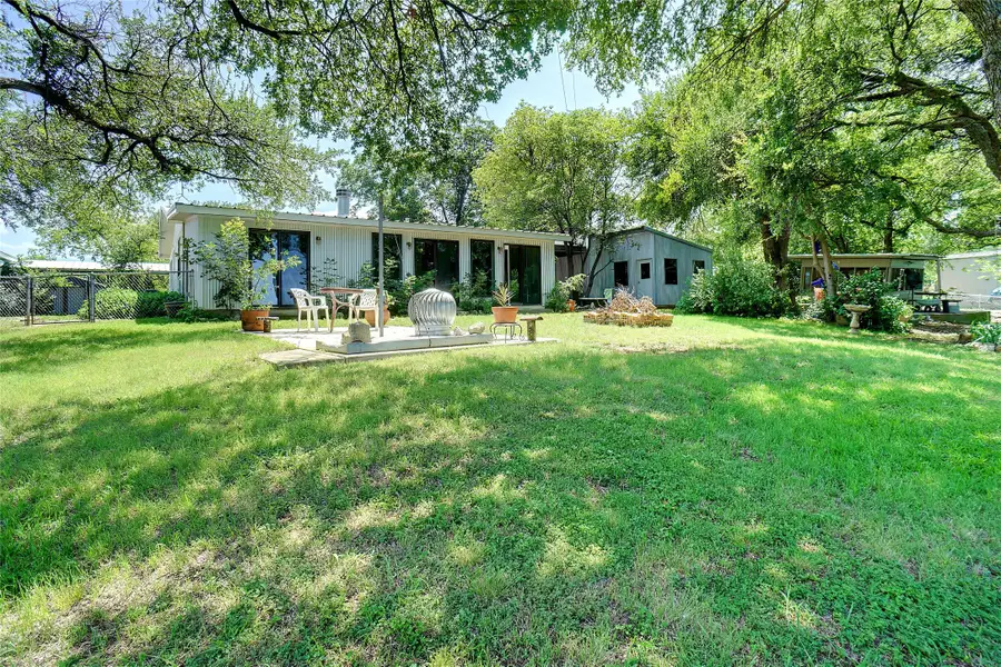 302 Collum Drive, Lake Bridgeport, TX 76426 - Image #2