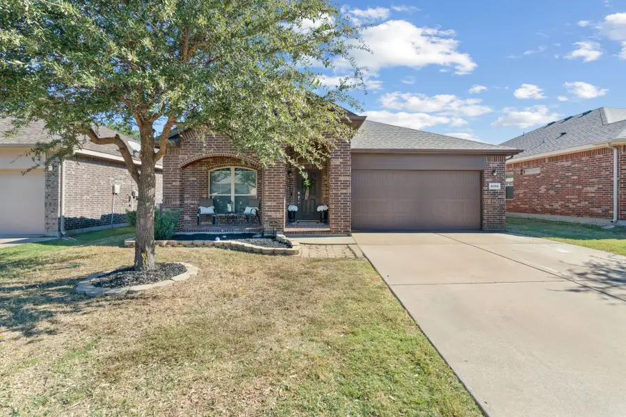 8304 W White Hart Drive, Fort Worth, TX 76179 - Image #3