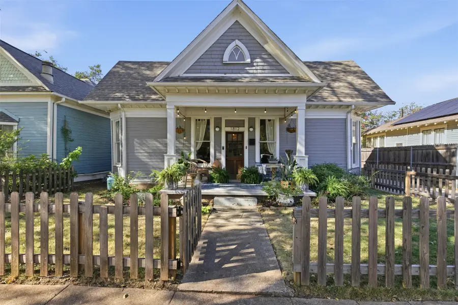 1812 Alston Avenue, Fort Worth, TX 76110 - Image #2