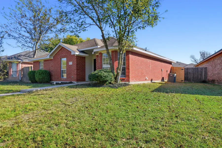 1542 Sunnymeadow Road, Lancaster, TX 75134 - Image #3