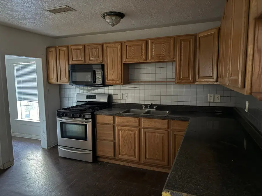 413 W Kennedale Parkway, Kennedale, TX 76060 - Image #3