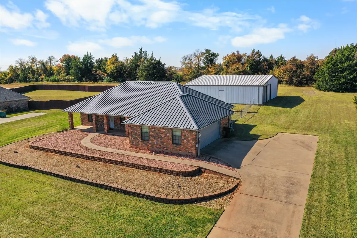 3706 Heatherwood Lane, Sherman, TX 75090 - Image #1