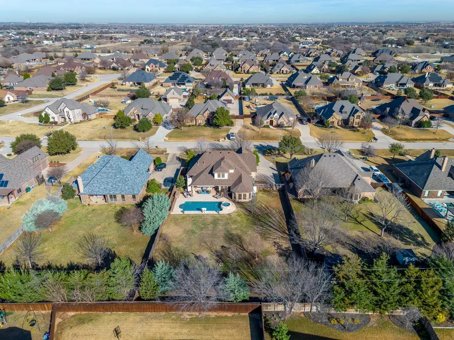 1325 Whisper Willows Drive, Fort Worth, TX 76052 - Image #3