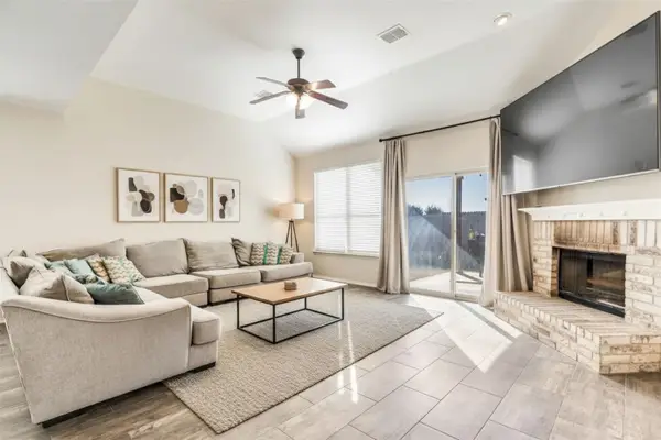 301 Turquoise Drive, Fort Worth, TX 76131