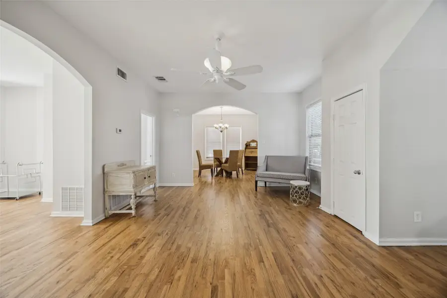 2110 Washington Avenue, Fort Worth, TX 76110 - Image #2