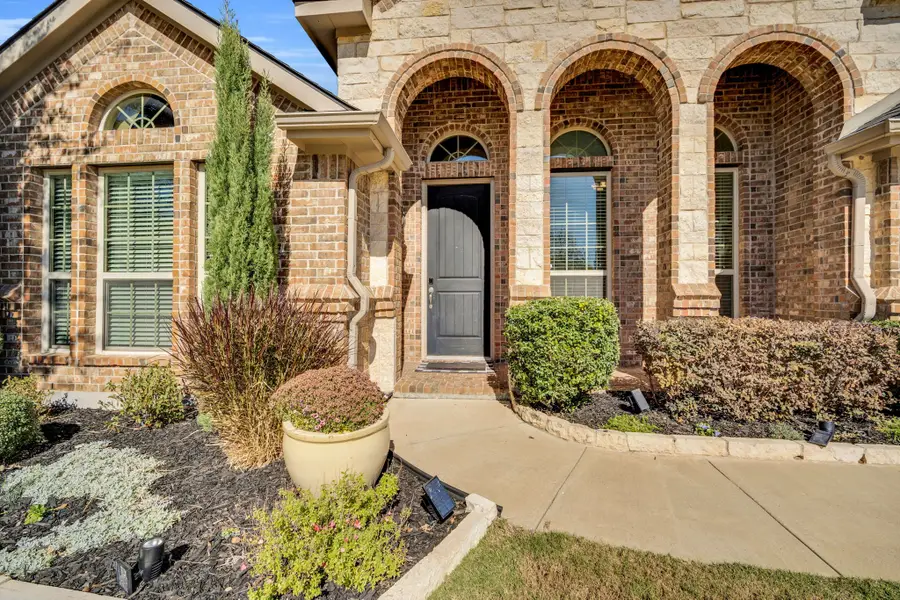 405 Ashlawn Drive, Midlothian, TX 76065 - Image #2