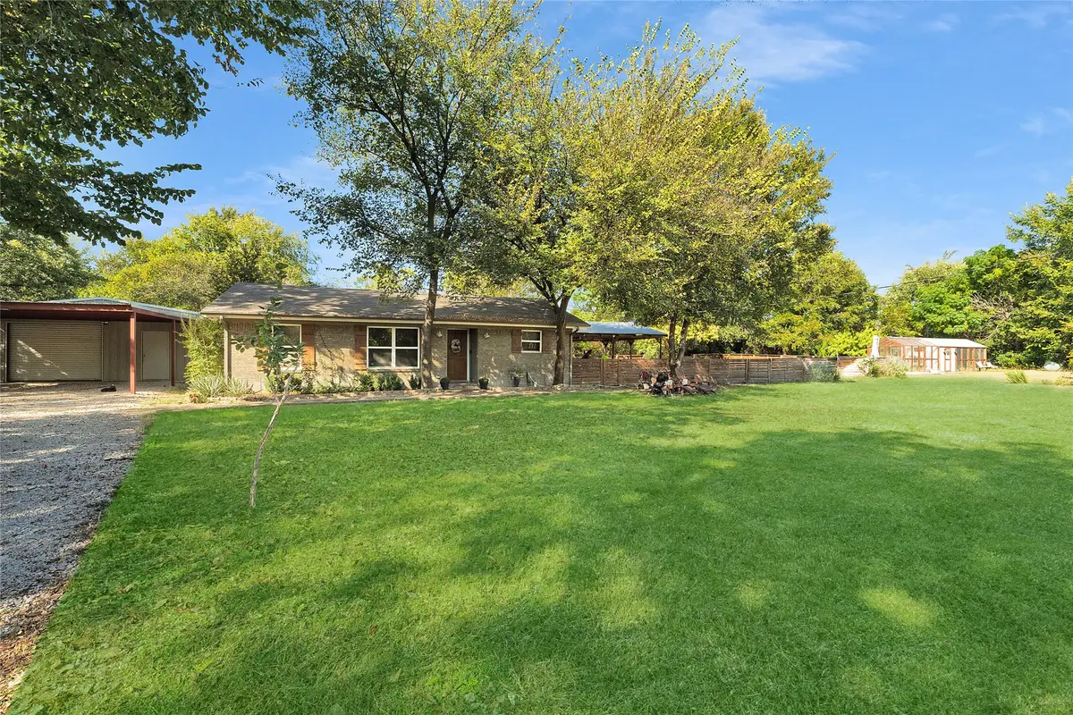 140 Huling Drive, Azle, TX 76020 - Image #1