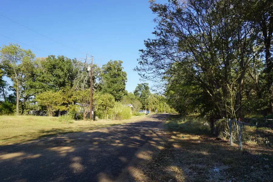 1688 Doc Holiday Dr, Log Cabin, TX 75148 - Image #2