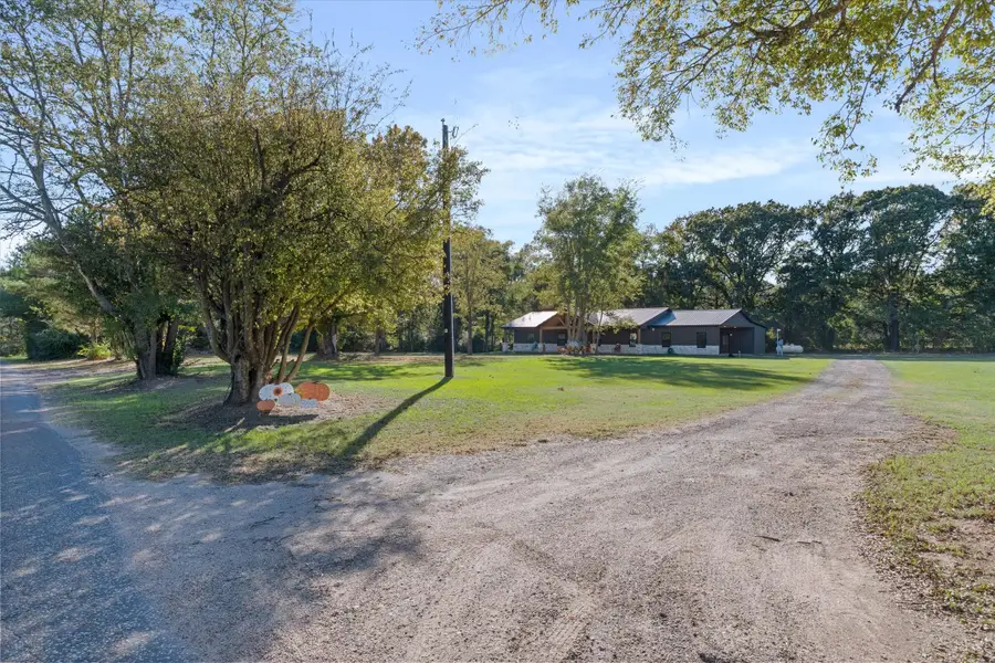 250 Vz County Road 4301, Ben Wheeler, TX 75754 - Image #2
