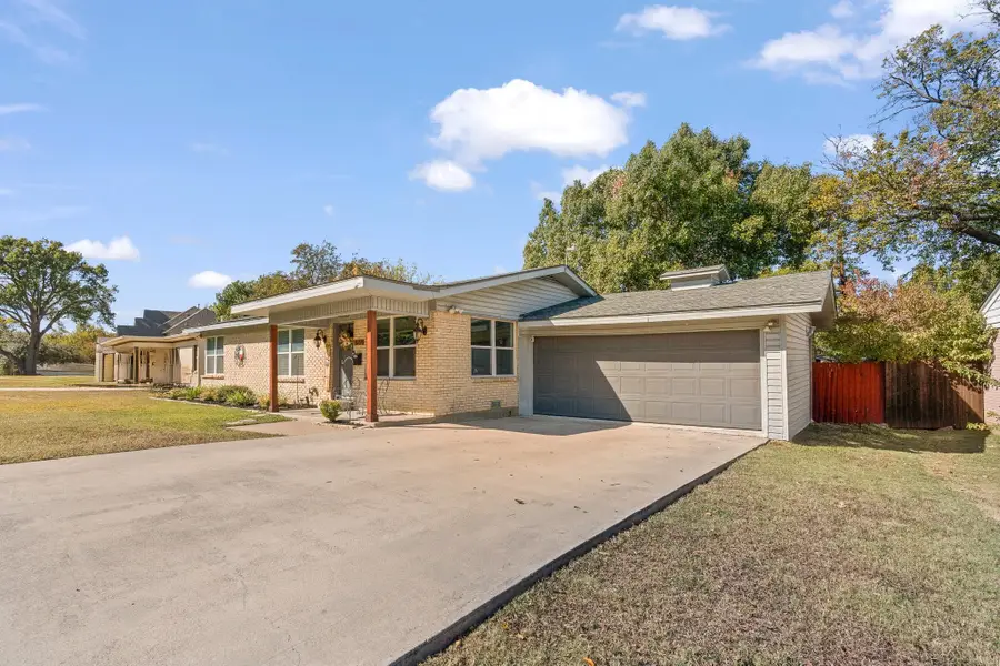 4816 Lowell Lane, Fort Worth, TX 76133 - Image #3