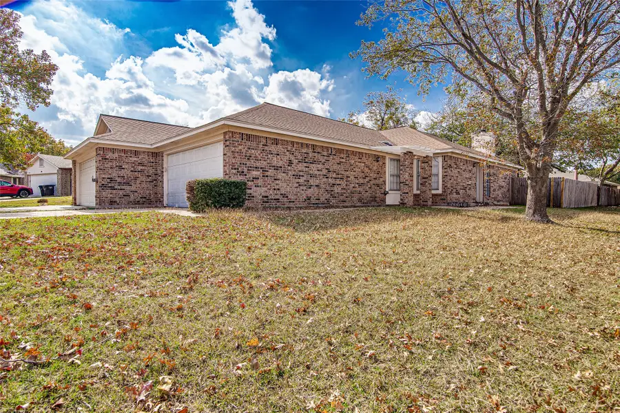 7652 Colorado Creek Court, Fort Worth, TX 76133 - Image #3