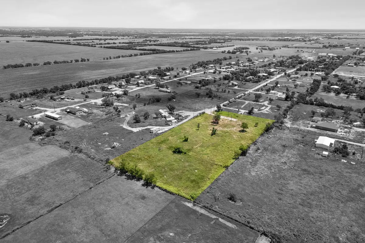 402 Sunflower Drive, Valley View, TX 76272 - Image #1