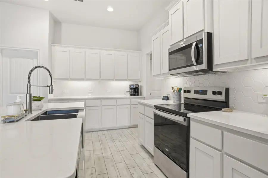 2673 River Bank Drive, Burleson, TX 76028 - Image #3