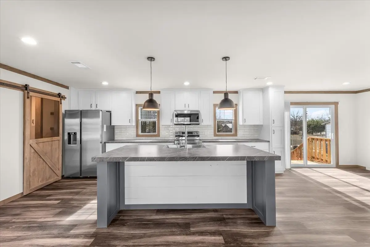 5824 Thousand Oaks Drive, Joshua, TX 76058 - Image #1