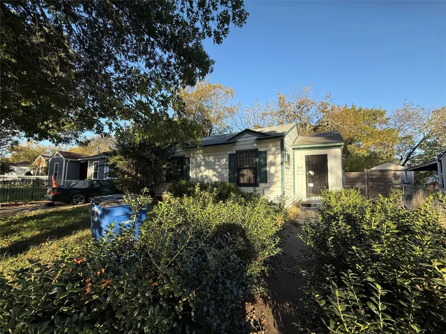2621 Volga Avenue, Dallas, TX 75216 - Image #3