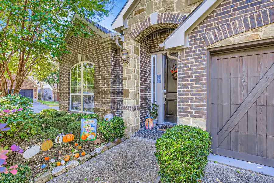 11301 Dinsdale Drive, Dallas, TX 75218 - Image #2