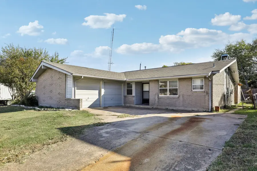 3502 Plaza Park Drive, Garland, TX 75042 - Image #2