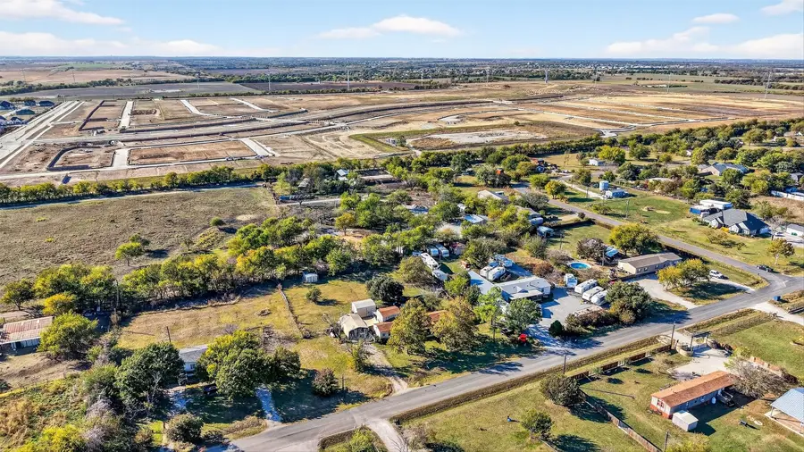 18008 Cindys Lane, Justin, TX 76247 - Image #2