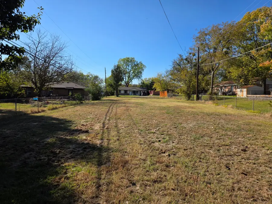 116 N Lynn Avenue, Denison, TX 75020 - Image #3