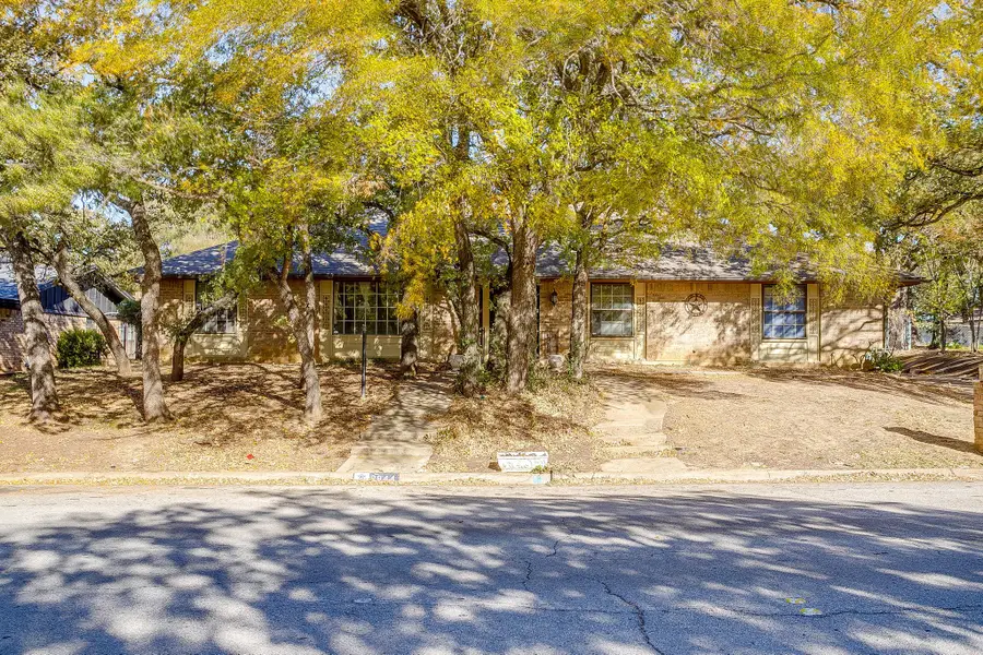 2844 Hurstview Drive, Hurst, TX 76054 - Image #2