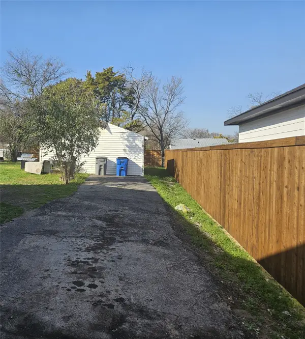 2117 Areba Street, Dallas, TX 75203