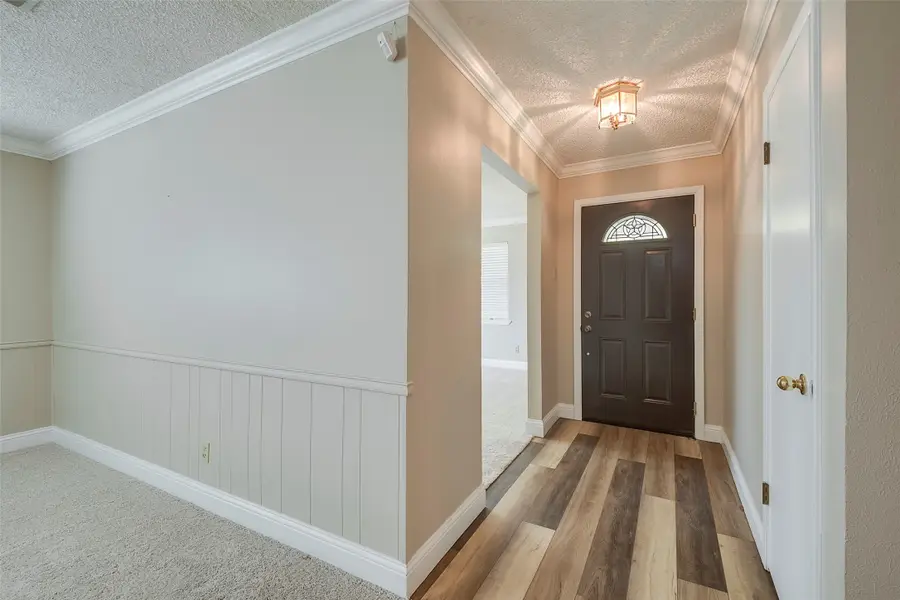 818 Westbrook Drive, Irving, TX 75060 - Image #3