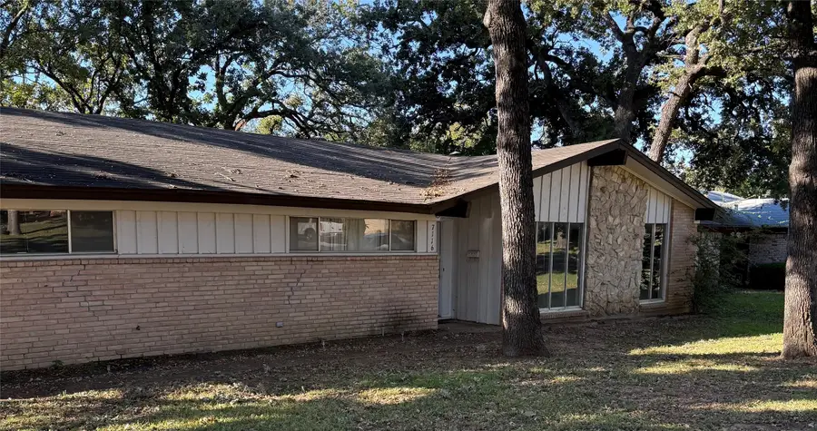 7116 Monterrey Drive, Fort Worth, TX 76112 - Image #3