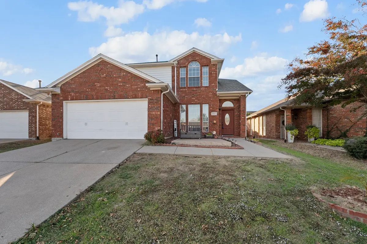 5921 Ash Flat Drive, Fort Worth, TX 76131 - Image #1