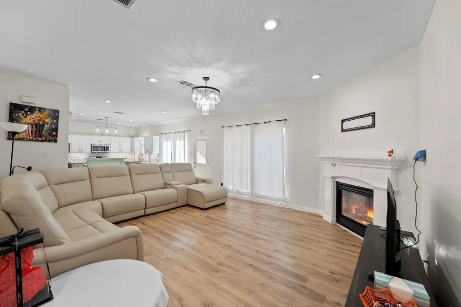 5921 Ash Flat Drive, Fort Worth, TX 76131 - Image #3