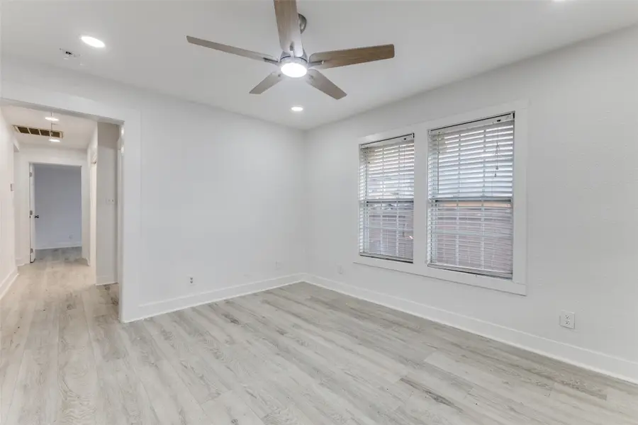 3239 Spring Avenue, Dallas, TX 75215 - Image #3