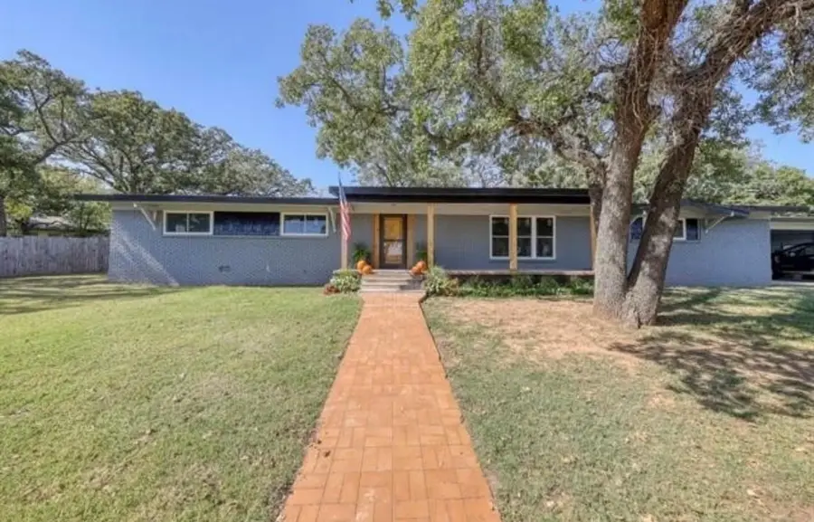 1201 NW 6th Avenue, Mineral Wells, TX 76067 - Image #2