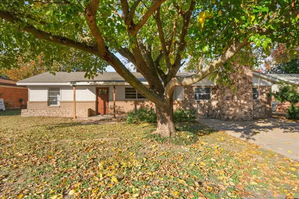 1204 John Reagan Street, Benbrook, TX 76126