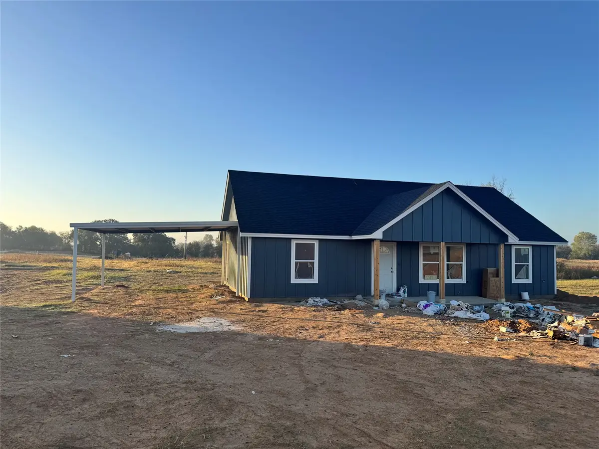 1017 Morgan Court, Springtown, TX 76082 - Image #1