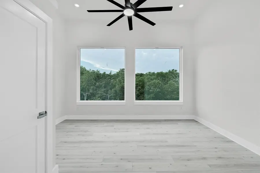 320 Bentwood Drive, Pottsboro, TX 75076 - Image #3