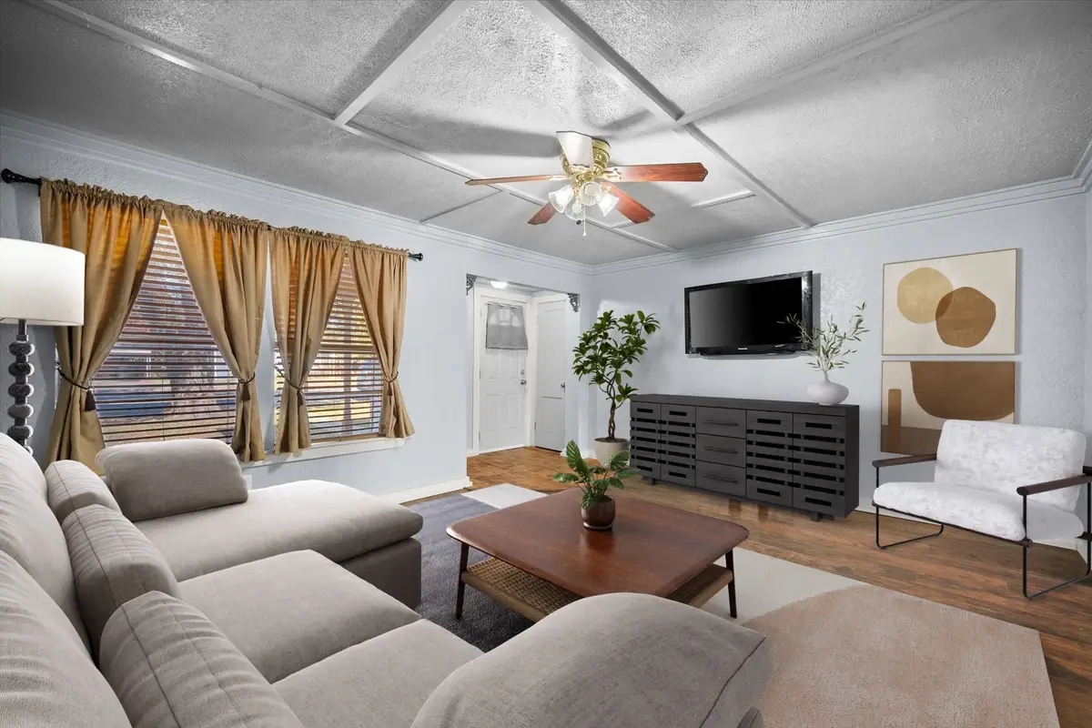 701 Poindexter Avenue, Cleburne, TX 76033 - Image #1