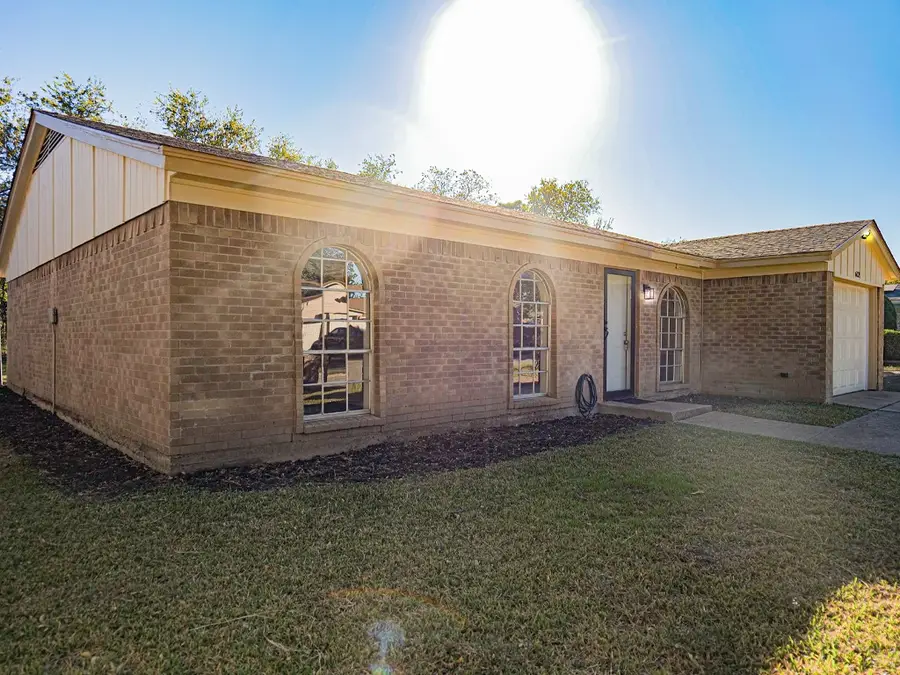 3612 Arnold Drive, Fort Worth, TX 76140 - Image #3