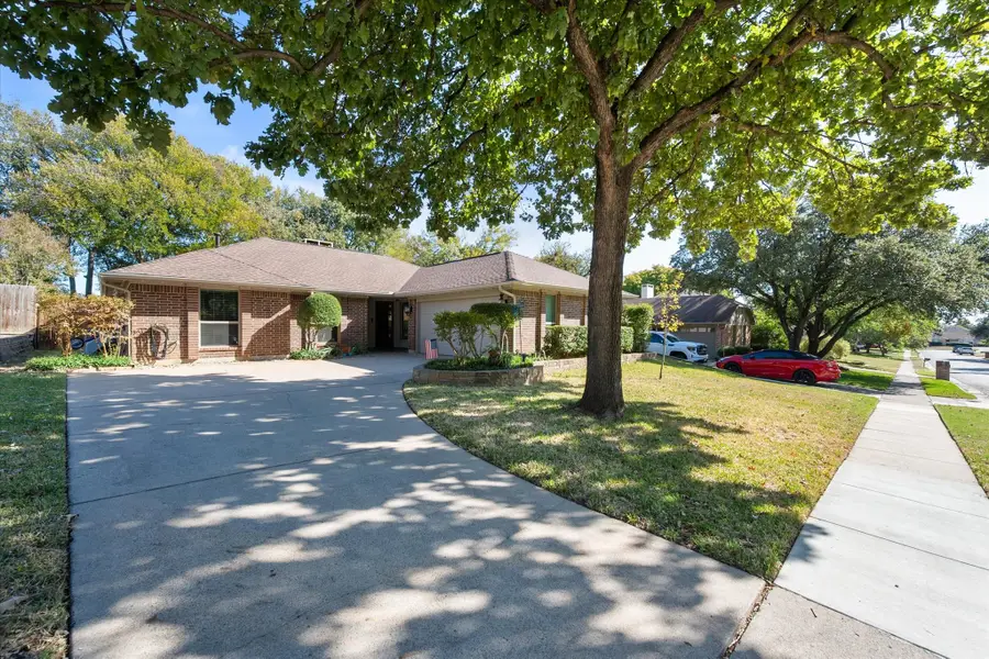 705 Dickey Drive, Euless, TX 76040 - Image #3