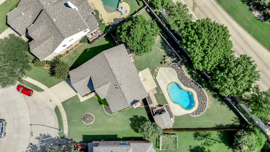 8000 Crazy Horse Lane, Fort Worth, TX 76137 - Image #3