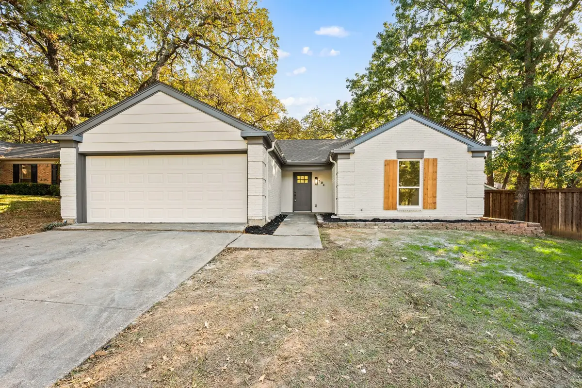 504 Wild Oak Lane, Euless, TX 76039 - Image #1