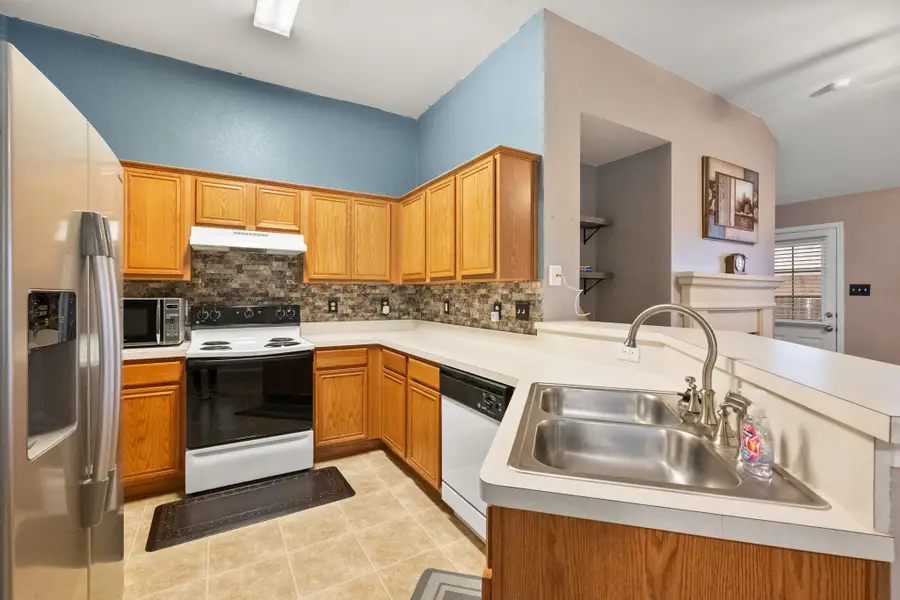 6700 Periwinkle Drive, Arlington, TX 76002 - Image #2