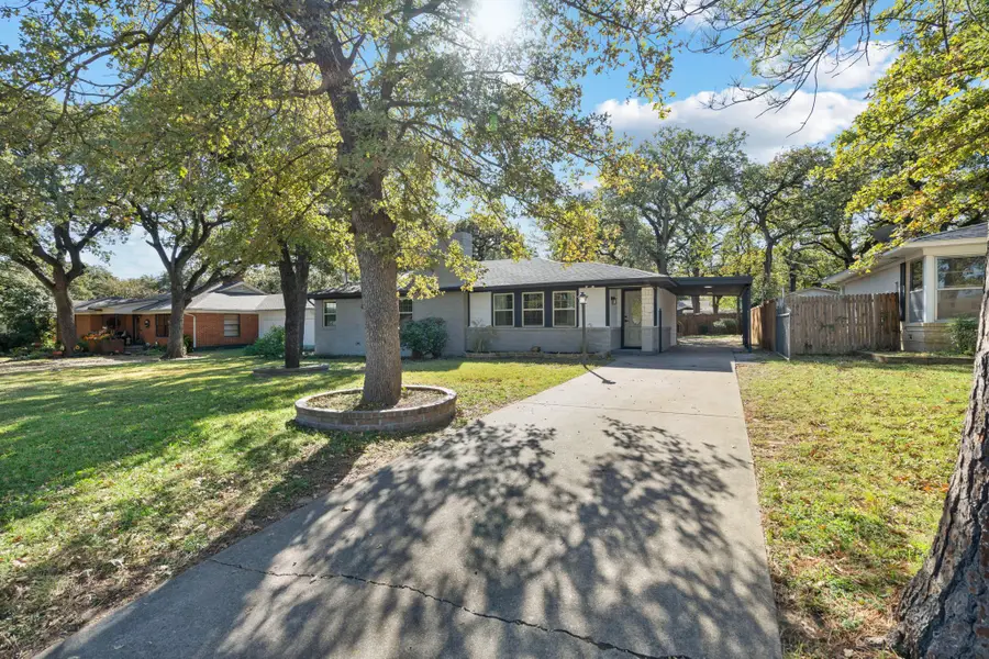2160 Green Hill Circle, Fort Worth, TX 76112 - Image #3