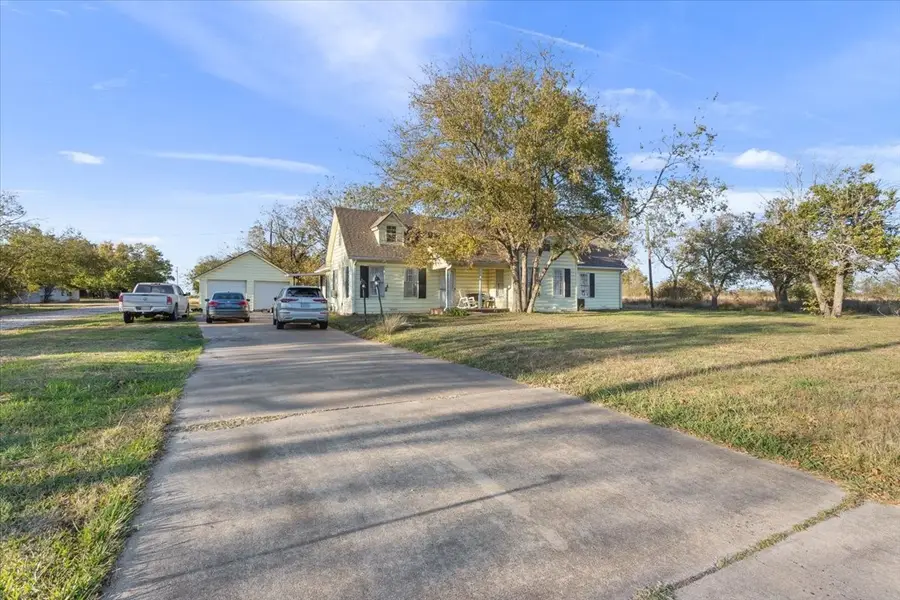 1601 E Texas Avenue, Mart, TX 76664 - Image #2